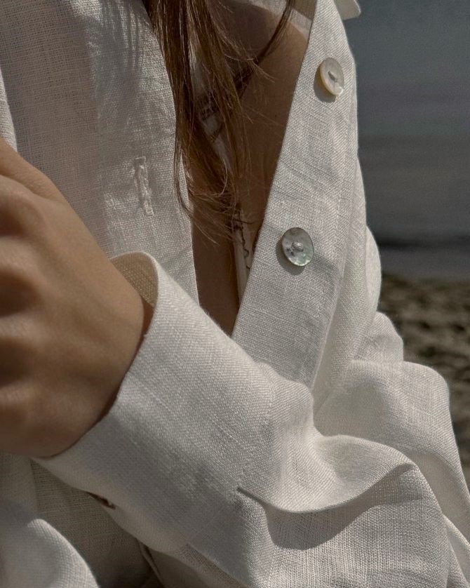 Detalle camisa blanca